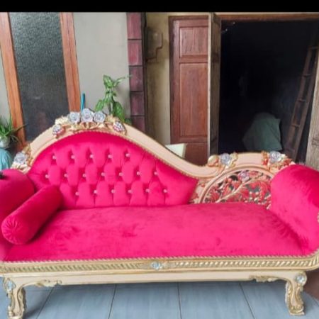 Sofa Santai Mewah Ukir Jepara Merah Velvet