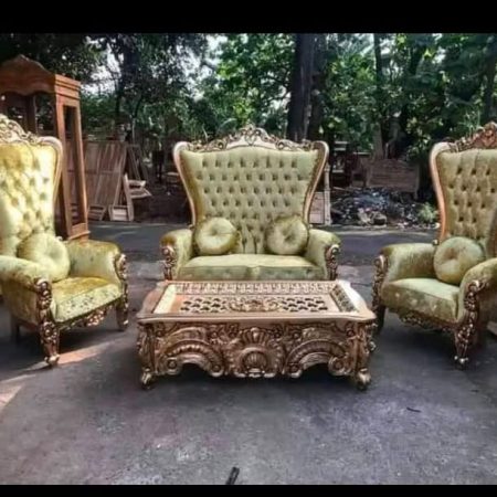 Set Kursi Tamu Ukiran Jepara Emas dengan Sofa dan Kursi Single