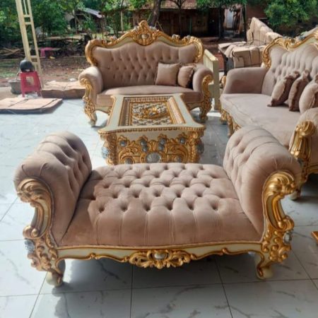 set-sofa-tamu-ukir-mewah-klasik-jepara-royal-elegance-kayu-jati-ukiran-gold